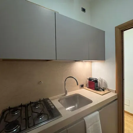 Stylish Pantheon Escape In Ancient Apartamento Roma