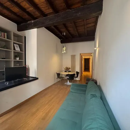 Stylish Pantheon Escape In Ancient Róma